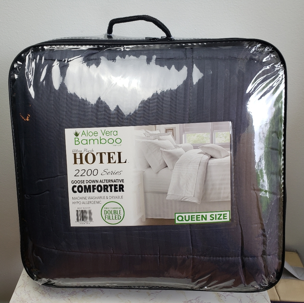 QUEEN SIZE COMFORTER